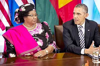 President Banda (L) at the White House last month on the invitation of US President Barrack Obama.   Net photo.