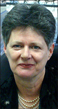  Prof Linda Melvern  