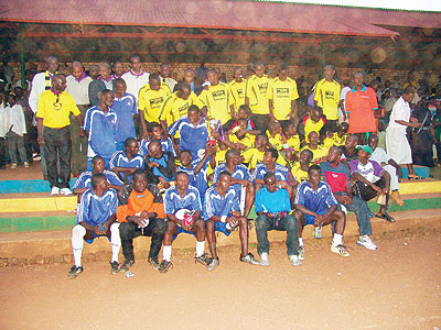 IN THE PAST: Mukura and Rayon Sport players in a group photo after the final of the Genocide memorial tourney in 2005, which the former won. The New Times/File.
