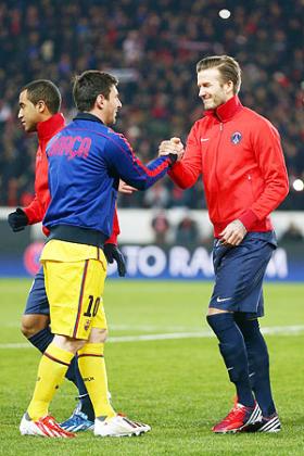 Messi (left) is recovering from a hamstring strain picked up in Paris last week, when he scored in the 2-2 first-leg draw. Net photo.