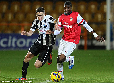 Young gun: Alfred Mugabo (R) speeds past Newcastleu2019s Alex Gillead during an FA Youth Cup match in November. Net photo.