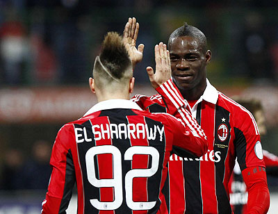 El Shaarawy is keen to get back into goals in the absence of Balotelli (right). Net photo.
