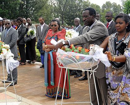 Senate President Jean Damascene Ntawukuliryayo (2R)  leads other officials in honouring the victims of the 1994 Genocide against Tutsi at Rebero yesterday. The Sunday Times/John Mbanda