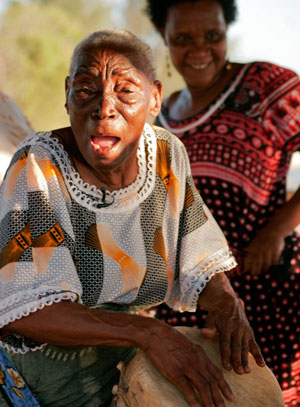 Fatuma binti Baraka (aka Bi.Kidude). Net photo.