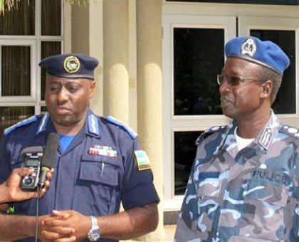 IGP Gasana (L) and Gen. Pieng Deng address the media at Juba State House after meeting President Kiir. The New Times/ Courtesy.
