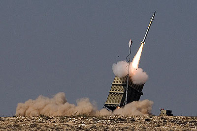 Israel hopes its Iron Dome anti-missile defence system will protect its northern towns. Net photo.