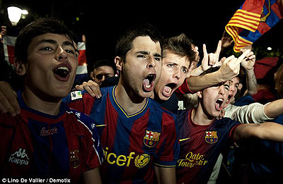 Barcelona celebrate regaining the La Liga title from Real Madrid. Net photo.