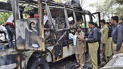The bus was carrying female students as they were going home. Sunni militant group Laskar-e-Jhangvi claimed the attack. Net photo.