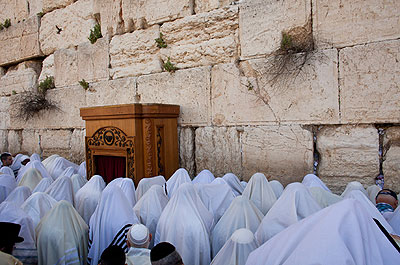 The Western Wall is venerated by Jews as the last remnant of the wall supporting the Second Temple. Net photo.