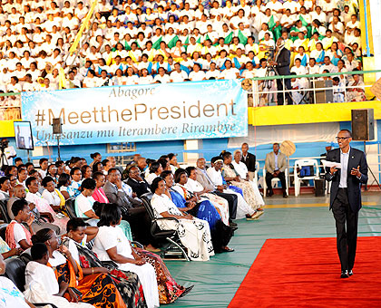 President Kagame speaks to the women during the #MeetthePresident session yesterday.  Saturday Times/ Village Urugwiro.