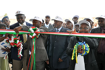 Ministers Rurimunzu (L) and Nzahabwanimana open the  Ruhwa One Stop Border Post.  The New Times/Jean Pierre Bucyensenge  