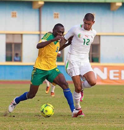 Medie Kagere in action for Amavubi against Algeria in a past World Cup qualifier. The striker is now in South Africa holding trials with Mpumalanga Aces. The New Times / T. Kisambira.