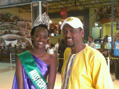 Miss Rwanda (L) Aurore Mutesi Kayibanda and Intore Masamba at Kigali International Airport yesterday. The New Times/File
