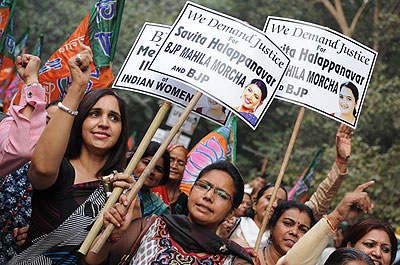 Savita Halappanavar's supporters protested in front of the Irish Embassy in New Delhi in November. Net photo.