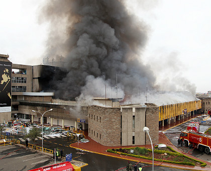 Firefighters struggled to contain the flames, which started at around 04:30 a.m. local time (0130 GMT).  Photo Xinhua.