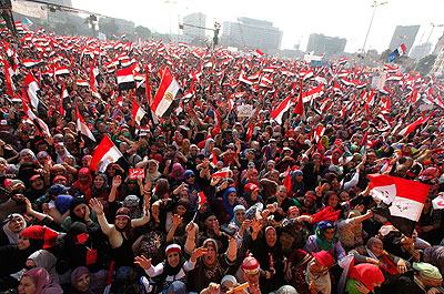 Protesters in the sit-in camp. Net photo.
