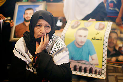 More than half of the prisoners scheduled for release on Tuesday will be sent to Gaza. Net photo.