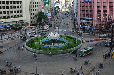 Most small shops remained closed in capital as the streets wore a deserted look early in the morning. Net photo.