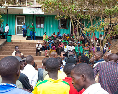 The first lot of returnees before crossing into Rwanda.   The New Times/ Timothy Kisambira. 