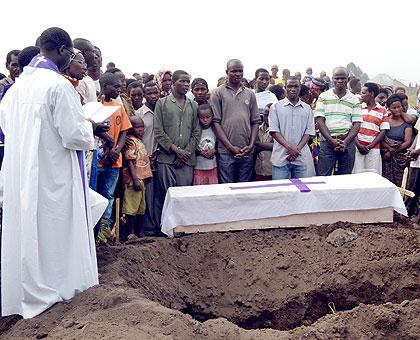 Mourners at Kirundo cemetery during burial of Vestine Mukagasana. The Sunday Times/Jean du2019Amour Mbonyinshuti