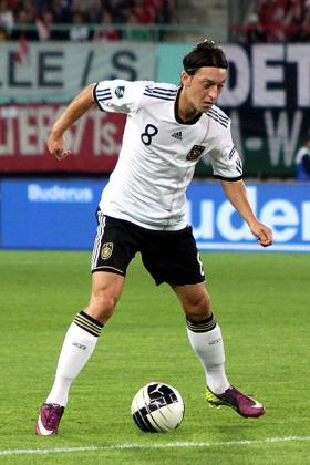 The Germany international turned down a more lucrative offer to join Paris Saint Germain in favour of Arsenal. Net photo