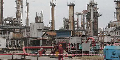 Kenyau2019s refinery at Mombasa. Uganda plans to develop a refinery with capacity to produce 60,000 bpd.  Net