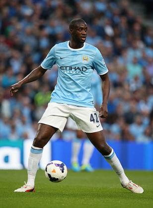 The Manchester derby will be dominated by the midfield battle between Cityu2019s Yaya Toure and Unitedu2019s summer signing  Fellaini (R).  Net photo