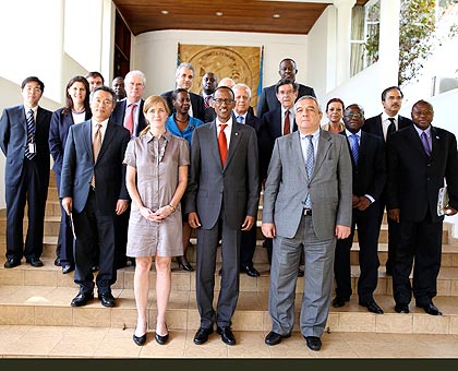 President Paul Kagame poses for a group photo with Amb. Samantha Power, the US Permanent Representative to the UN (front, left),  Amb. Agshin Mehdiyev, the Azerbaijan envoy to t....