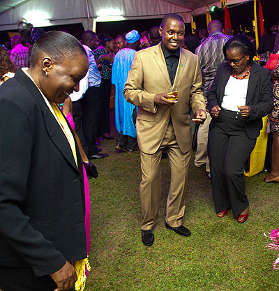 The guests hit the dance floor