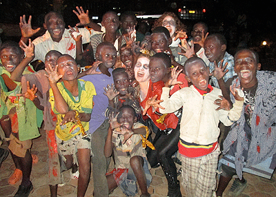 Children from Inkondo Zu2019incamihigo during Thrill The World Kigali event. 