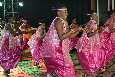 Ingazo Ngari female dancers take to the stage. The New Times /  Plaisir Muzogeye.