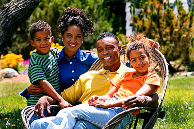 A family enjoying quality time together. Education Times/ Net photo.