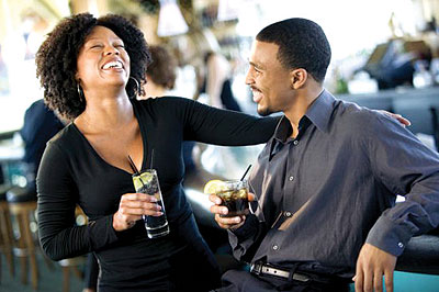Even though they are considered notorious, most couples have met in bars and are in happy relationships. Net photo