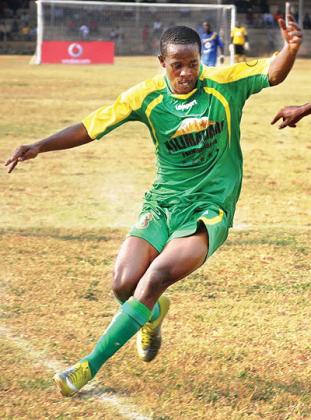 Haruna Niyonzima was named the best player in the just concluded Tanzanian league. He will lead Amavubi at Cecafa Championships. Times Sport/Courtesy.