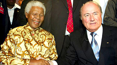 Fifa president Sepp Blatter has led the sporting tributes to his dear friend, South Africa's first black president Nelson Mandela, who has died aged 95. Net photo.