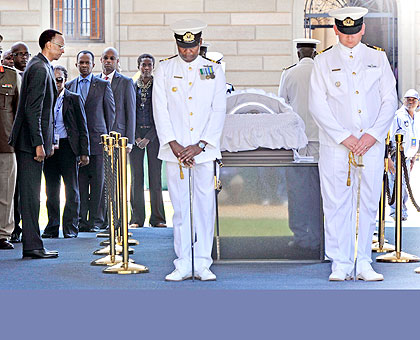President Kagame pays last respects to Mandela at the Union Building in Pretoria yesterday.   The New Times/ Village Urugwiro.