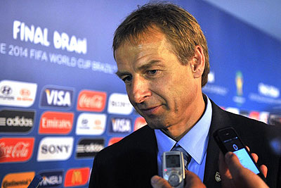 Klinsmann signed a four-year contract extension with the United States on Thursday which will see the former Germany star remain as coach until the 2018 World Cup. Net photo