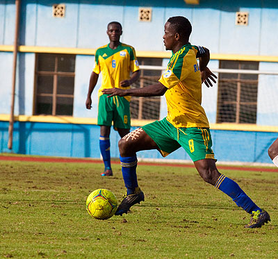 Haruna Niyonzima believes local  league's improvement could spur Amavubi. The New Times / File.
