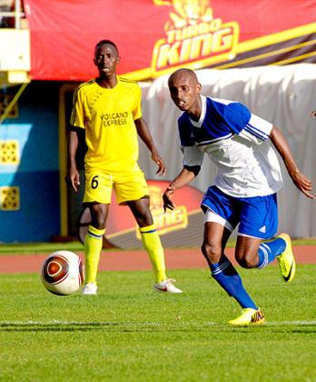 Rayon Sports midfielder Djamal Mwiseneza  (R) will making  his Champions League debut against AC Leopards. Times Sport/ T. Kisambira.