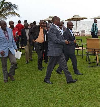 Minister musoni (second right) joins mayors in Rubavu District.  The New Times/ J. Mbonyinshuti.