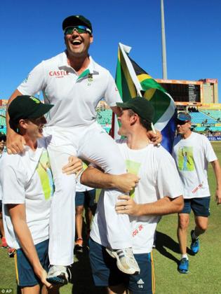 Kallis is hoisted on the shoulder of his team-mates after South Africa's 10-wicket victory. Net photo.
