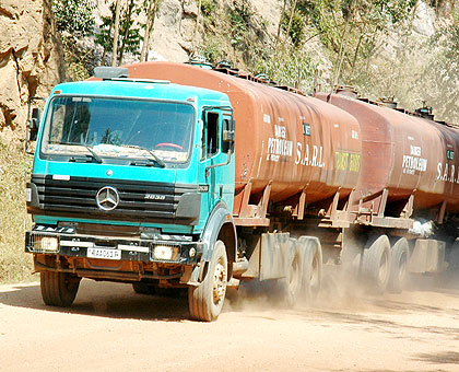 A Kigali-bound tanker on Gatuna road. It takes on average a week for a truck to leave Kigali, going to western Kenya, loading and coming back. The New Times/John Mbanda