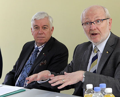 University of Rwanda Vice-Chancellor Prof. James McWha (R) and Prof. Paul Davenport, Chair of the Board of Governors (C) at the meeting on Tuesday. John Mbanda