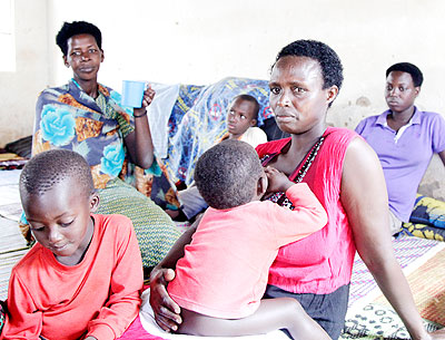 Returnees from Tanzania in temporary shelter await resettlement in Jabana Sector, Gasabo District. File.