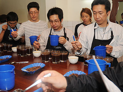 Coffee cuppers test Rwandan coffee at NAEB last year. (John Mbanda)