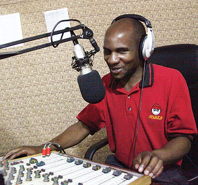  Lu00e9onidas Ndayisaba  during a show in the studio. John Mbanda. 
