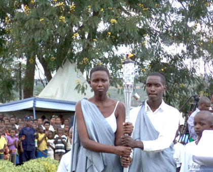 The Flame as it arrived in Ntarama Sector, Bugesera District from Rwamagana. (Jean Pierre Bucyensenge)