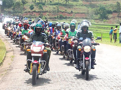 The Kwibuka Flame was escorted to Kirehe by a convoy of dozens of vehicles and motorcycles. (Jean-Pierre Bucyensenge)
