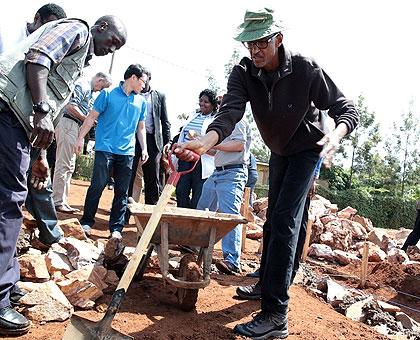 President Paul Kagame taking part in Umuganda yesterday in Nyamirambo. (Village Urugwiro)