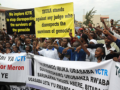 Rwandans demonstrate against acquittals of Genocidaires by the ICTR. (John Mbanda)